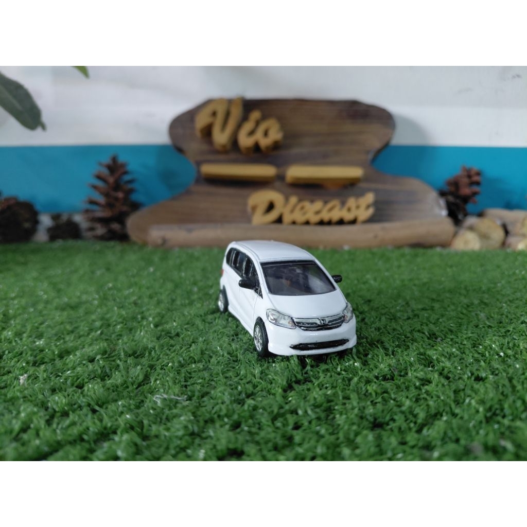Diecast Miniatur Honda Freed skala 1:64