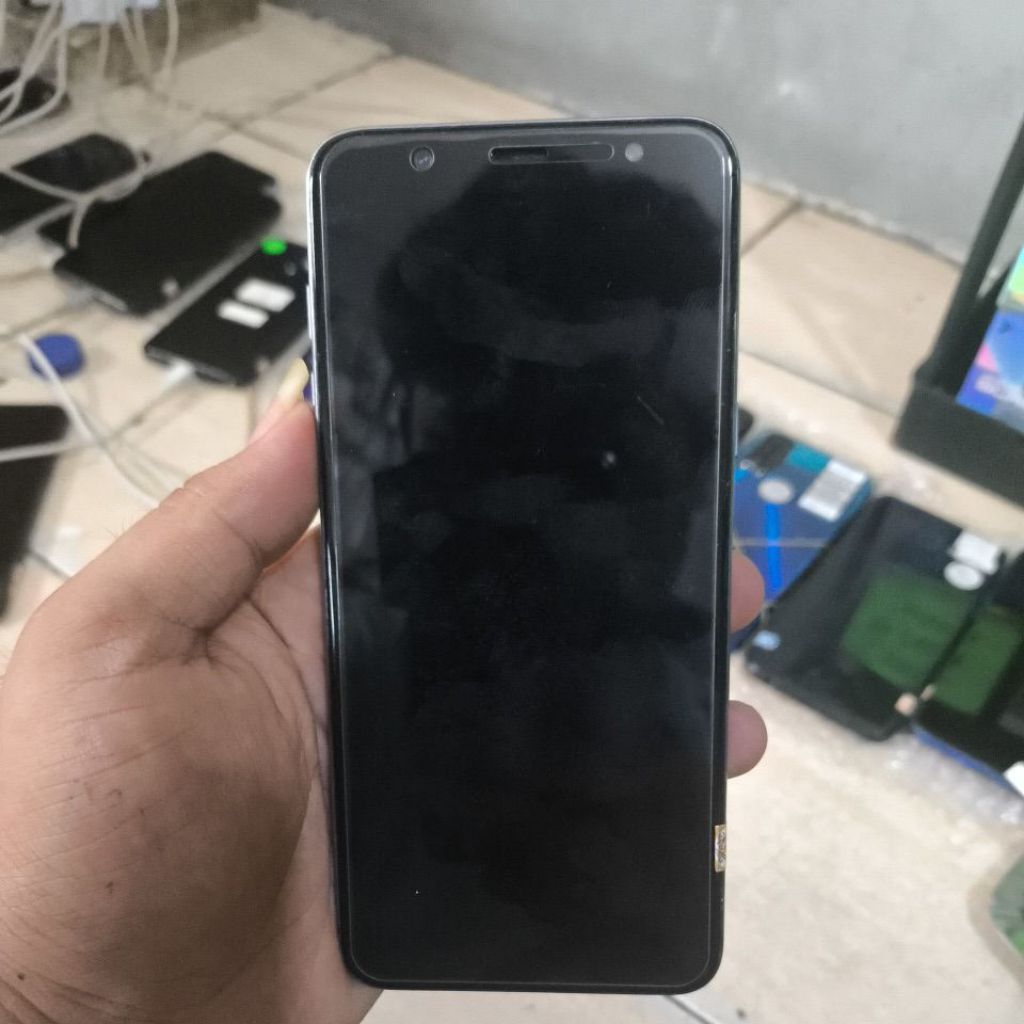 samsung j8 ram 3/32