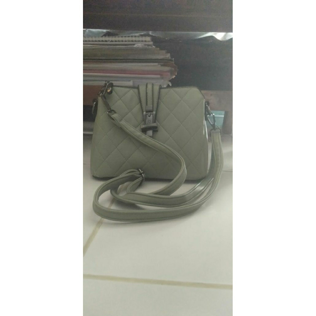Tas Selempang Wanita Preloved Quilted Elegant – Warna Hijau Olive