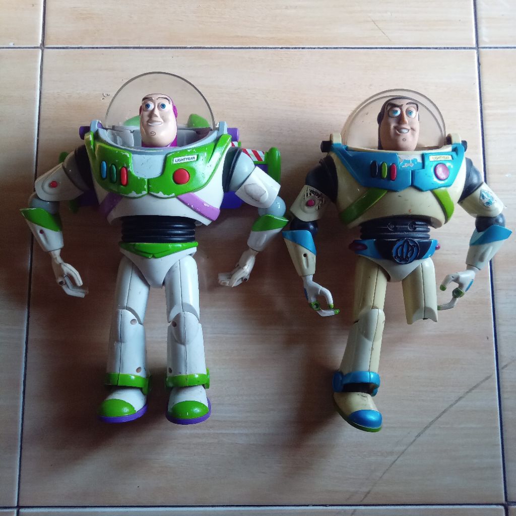 mainan figure buzz lightyear original disney pixar junk