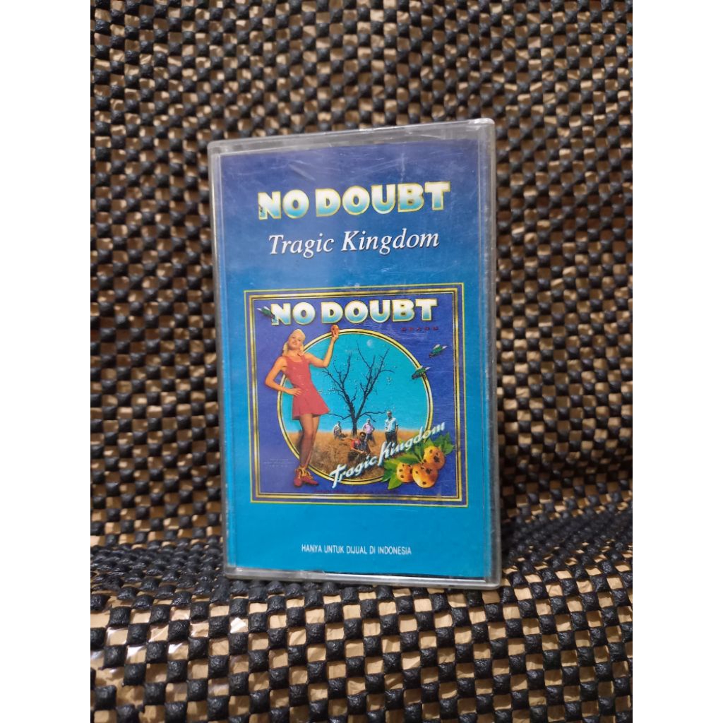 KASET PITA  NO DOUBT TRAGIC KINGDOM