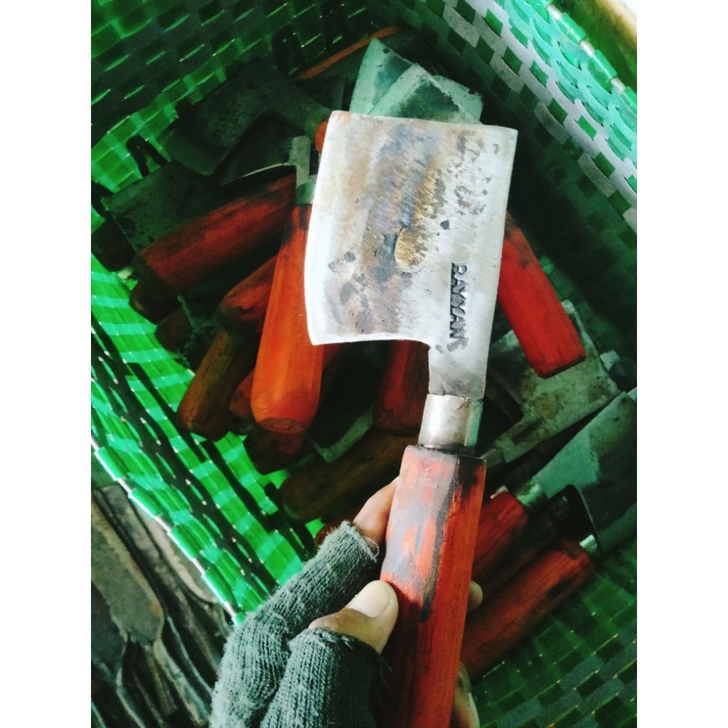 kampak buat kupas kelapa