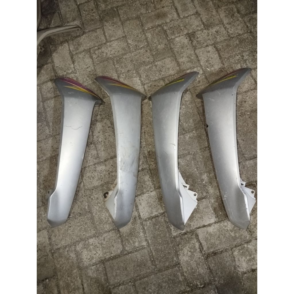 Sayap legsil tebeng legshield luar Honda kirana silver