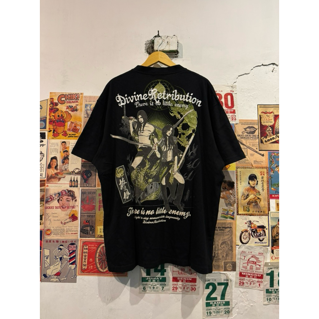 T-shirt Divine Retribution