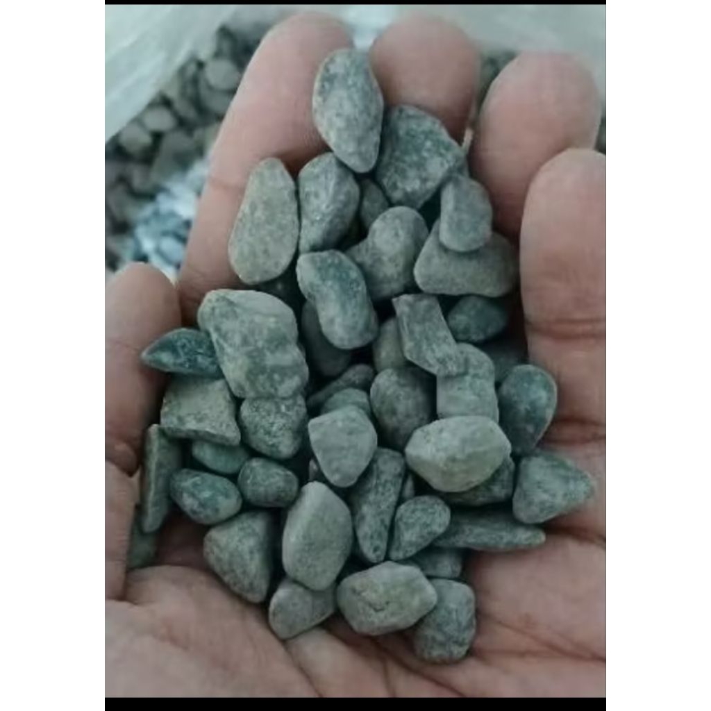 batu kerikil untuk hiasan kolam ikan atau akuarium