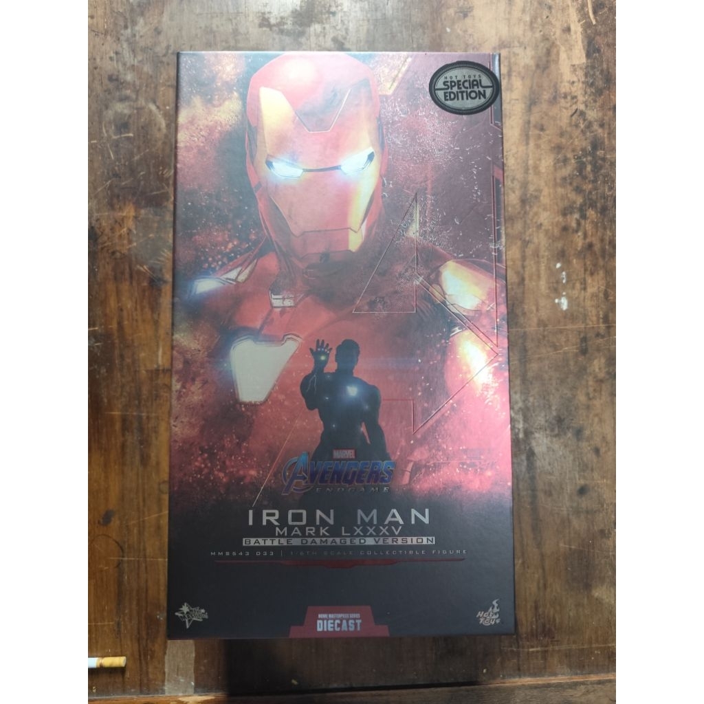 Hot Toys Iron Man Mark 85 Battle Damaged Special Edition