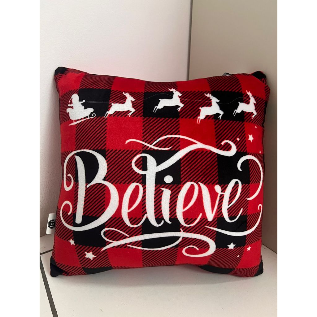 DREAMTOYS96 Bantal Sofa Natal Motif Kotak Merah Hitam Tulisan Believe Dekorasi Christmas Cushion Bon