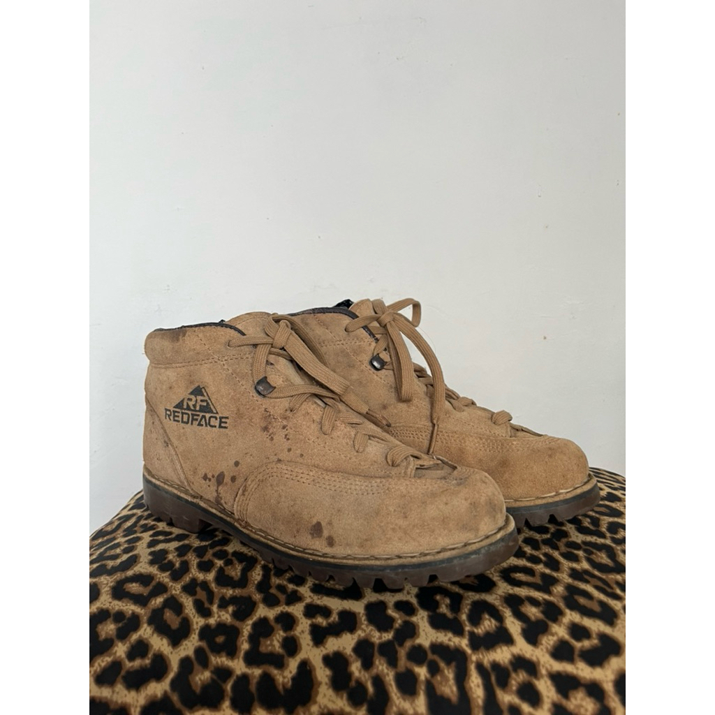 MONKEY BOOTS RED FACE