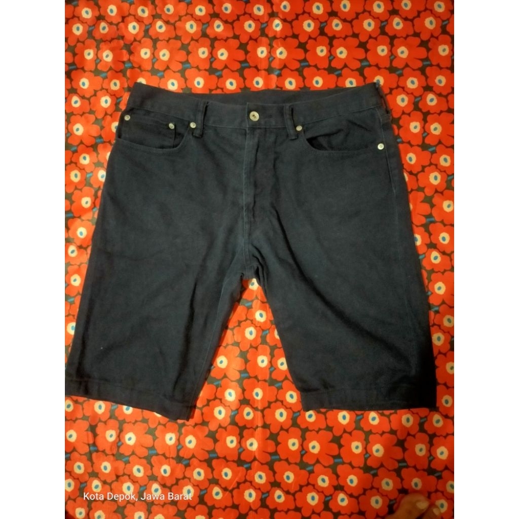 Celana Pendek Gu Navy