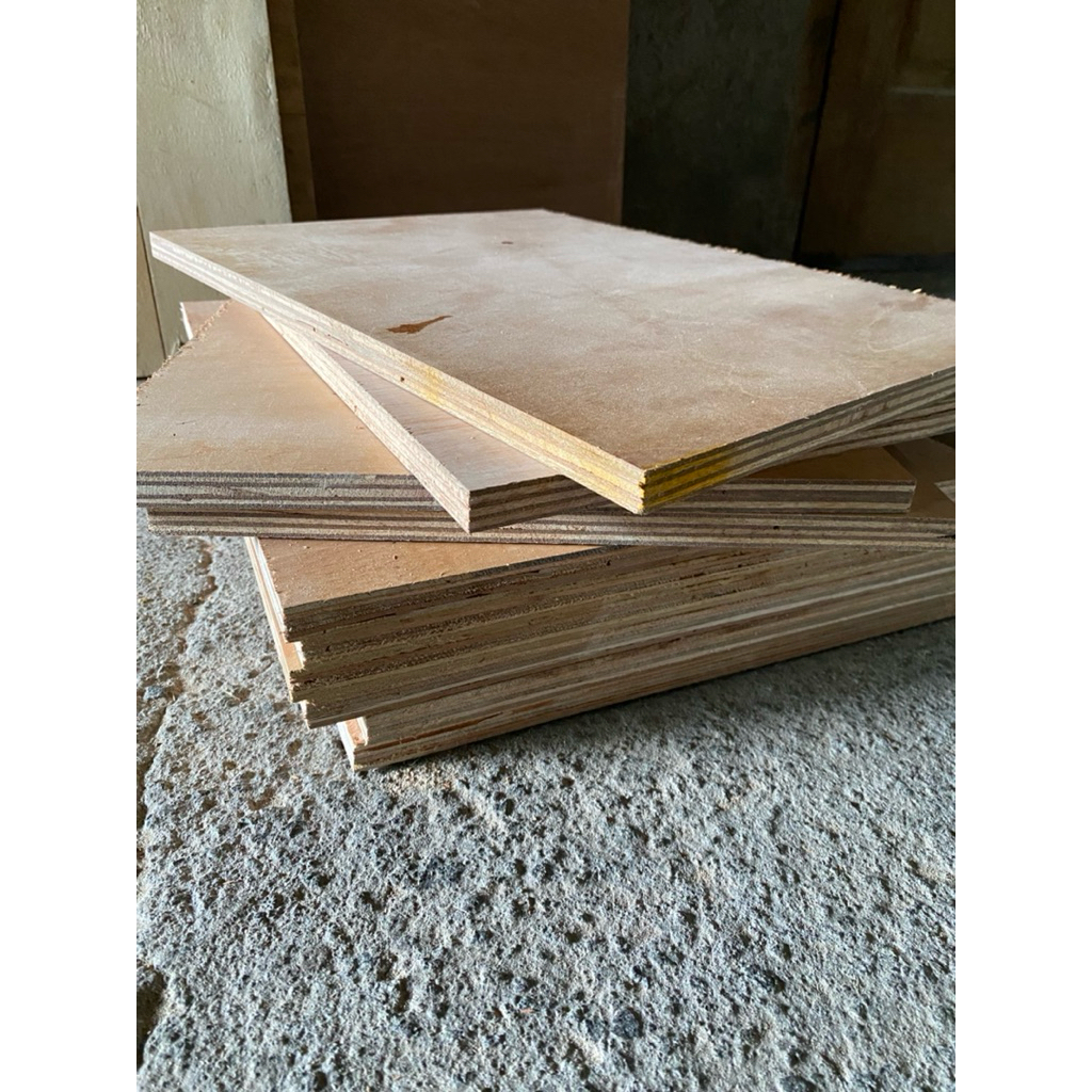 Triplek potongan 15 mm