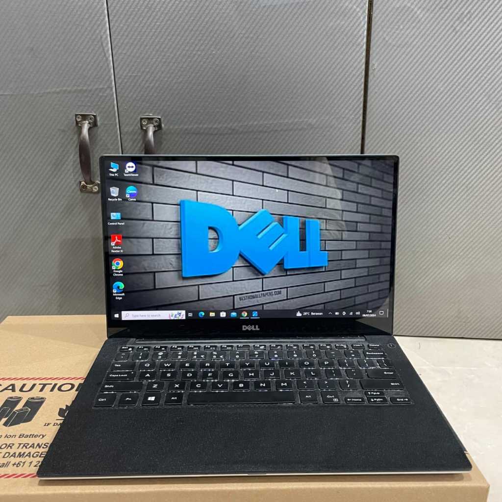 Laptop DELL XPS 13 9360, #Touchscreen, I7-7500U, 8GB/51GB, Layar 3K #Backlight, Lengkap, Silver Blac