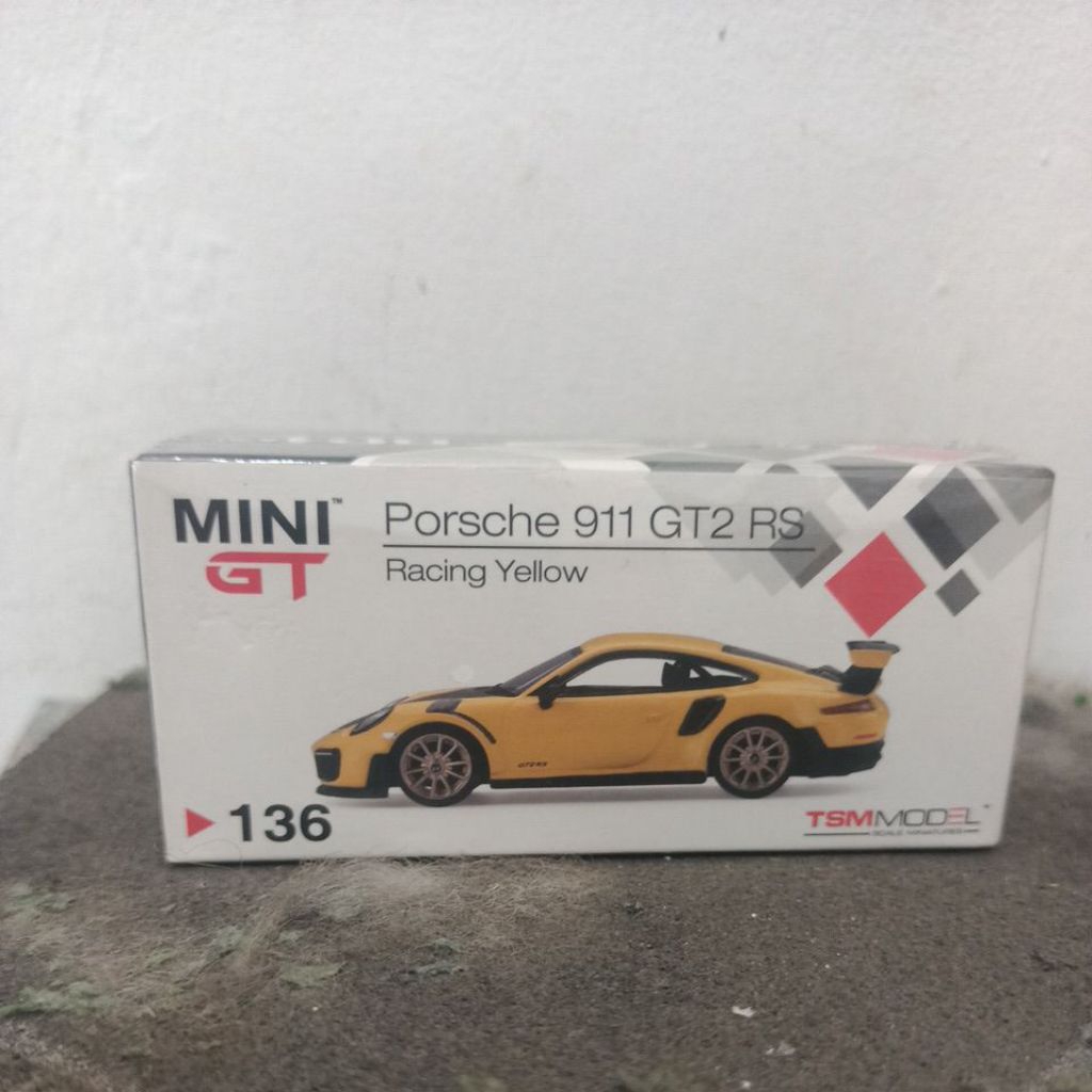 Mini GT// 136 Porsche 911 GT2 RS Racing Yellow - Free Protektor