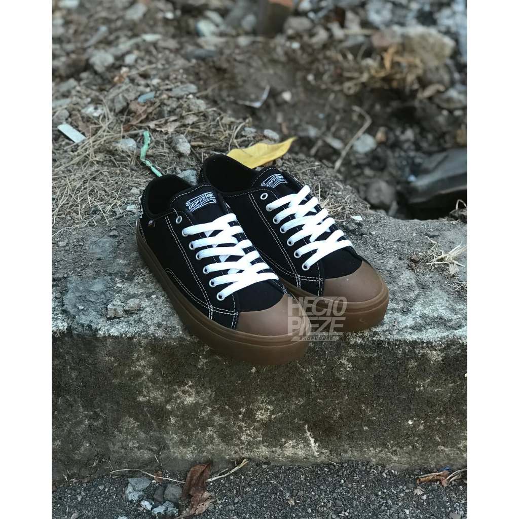 Geoff Max - Timeless Black Gum | Sepatu Sneakers