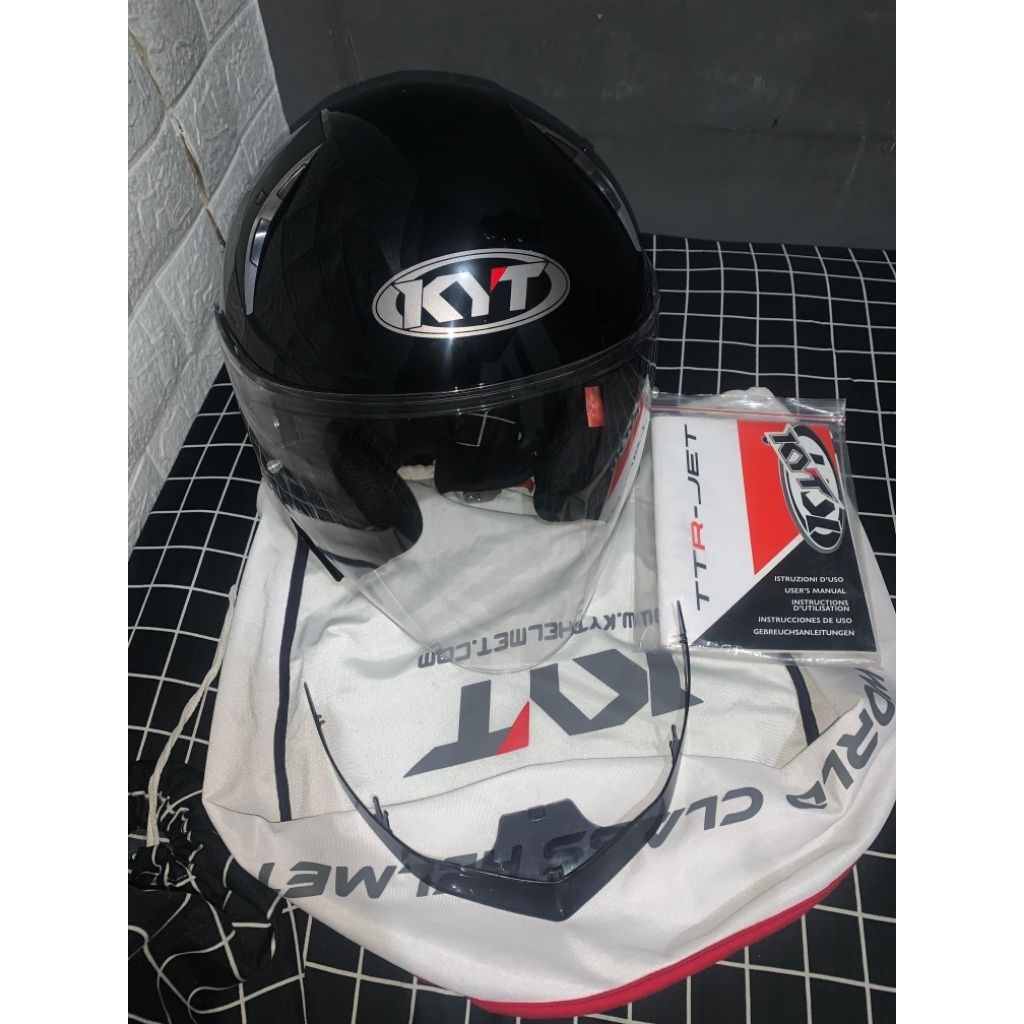 KYT ttr jet black glossy original second like new