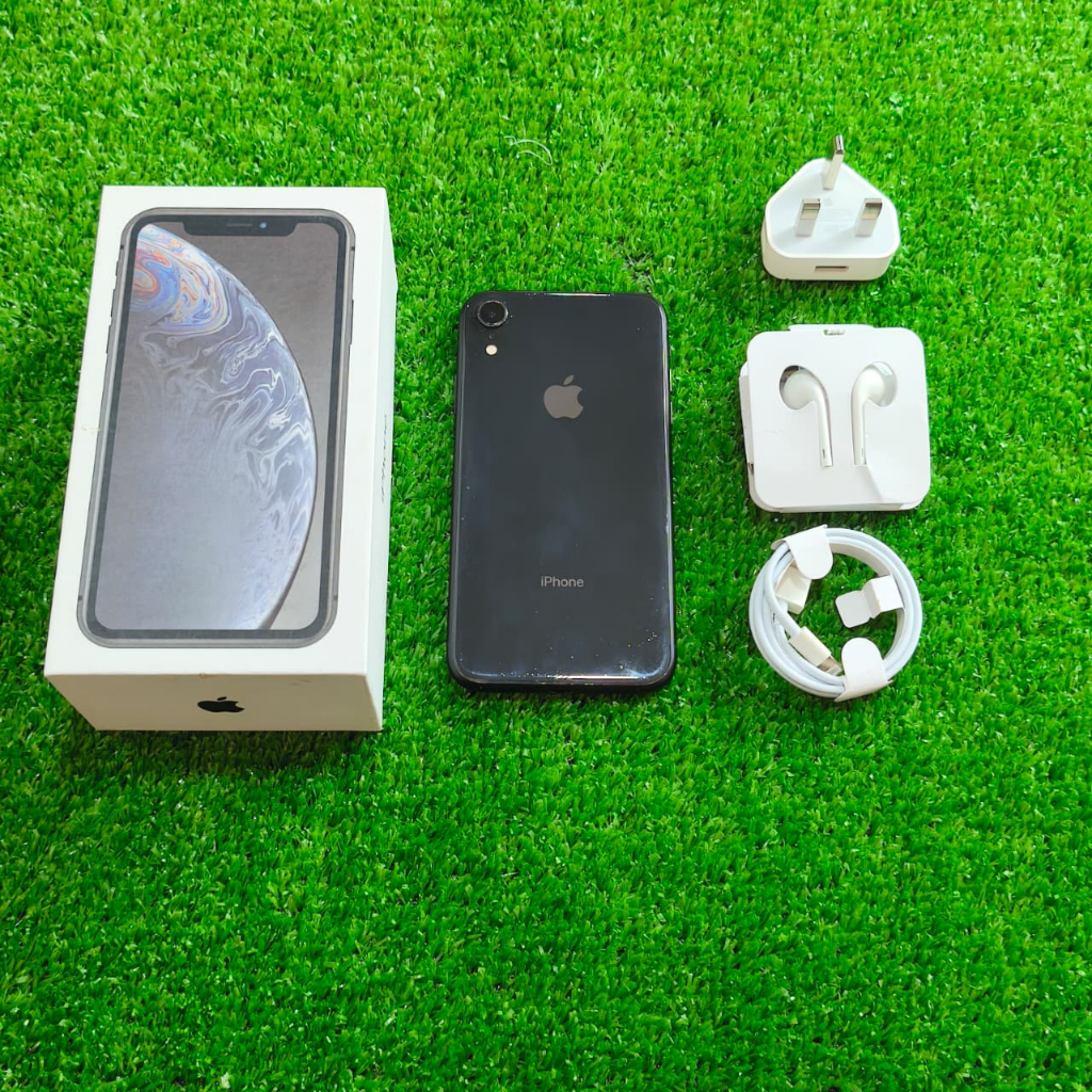 iPhone Xr 64Gb Black Sinyal aman selamanya BH 77% Minus LCD kanan atas ex inter