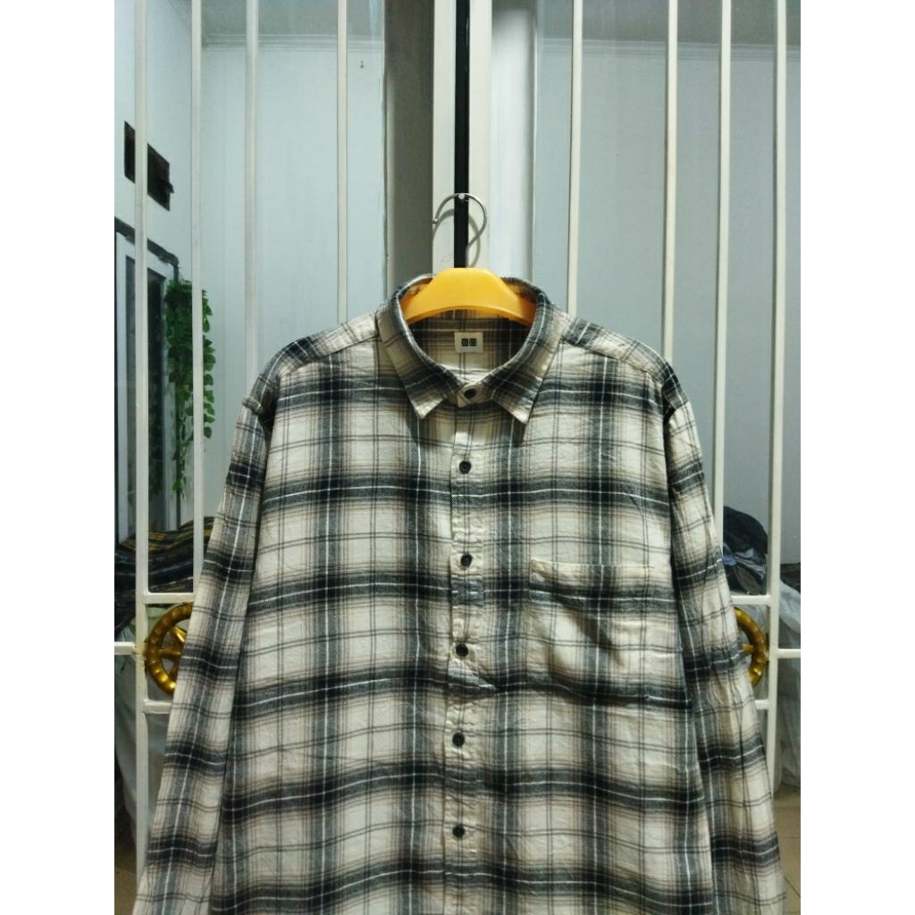 kemeja soft flannel uniqlo XL casual gradasi veterano pria murah terlaris