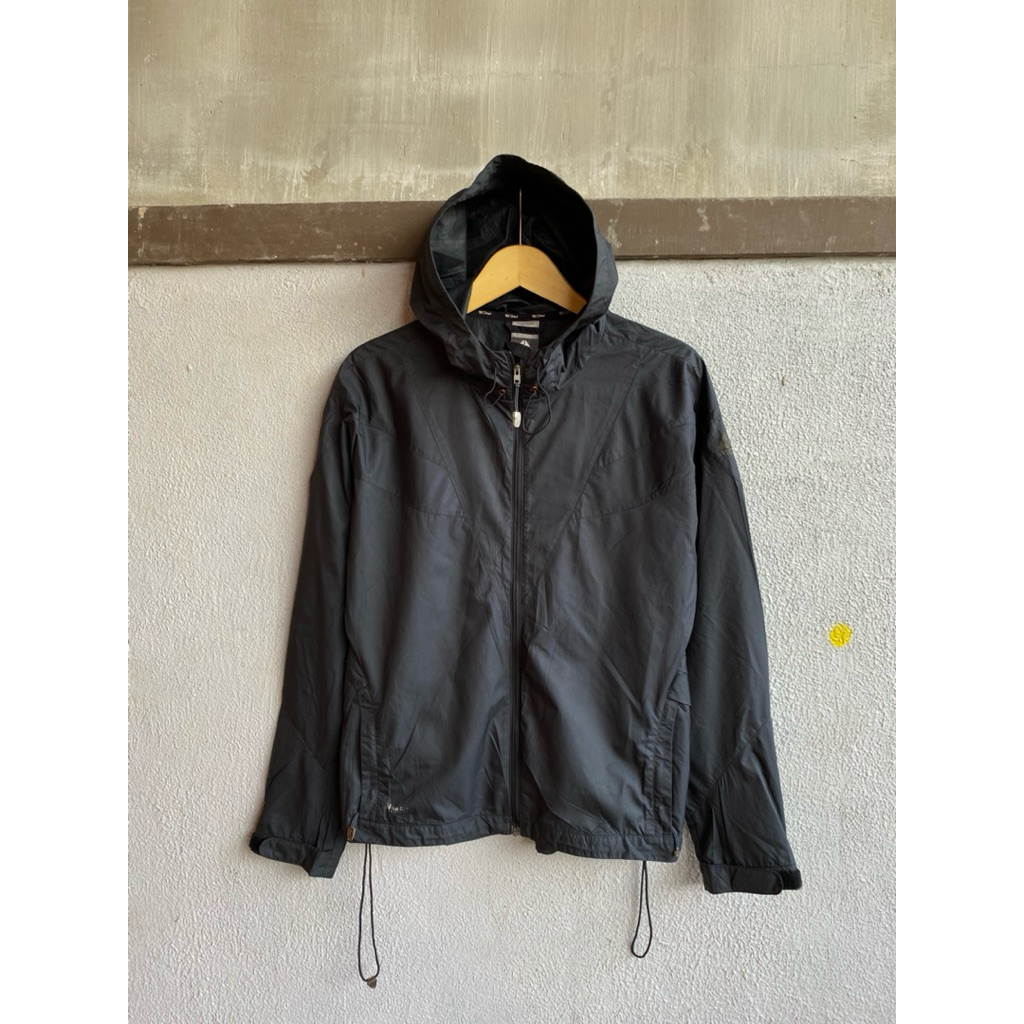 Jacket Naiki ACG hitam