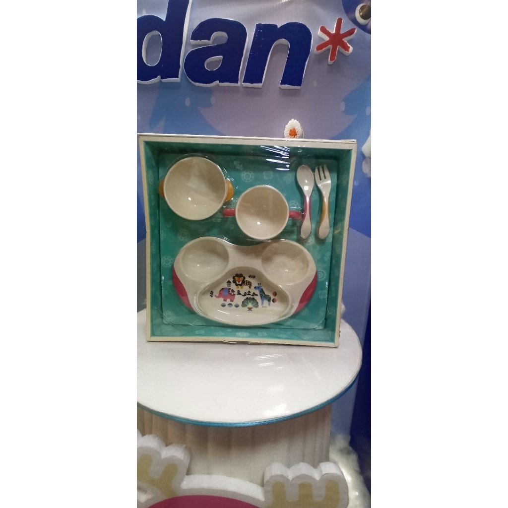 Richell Feeding Set ~Set Peralatan Makan Bayi