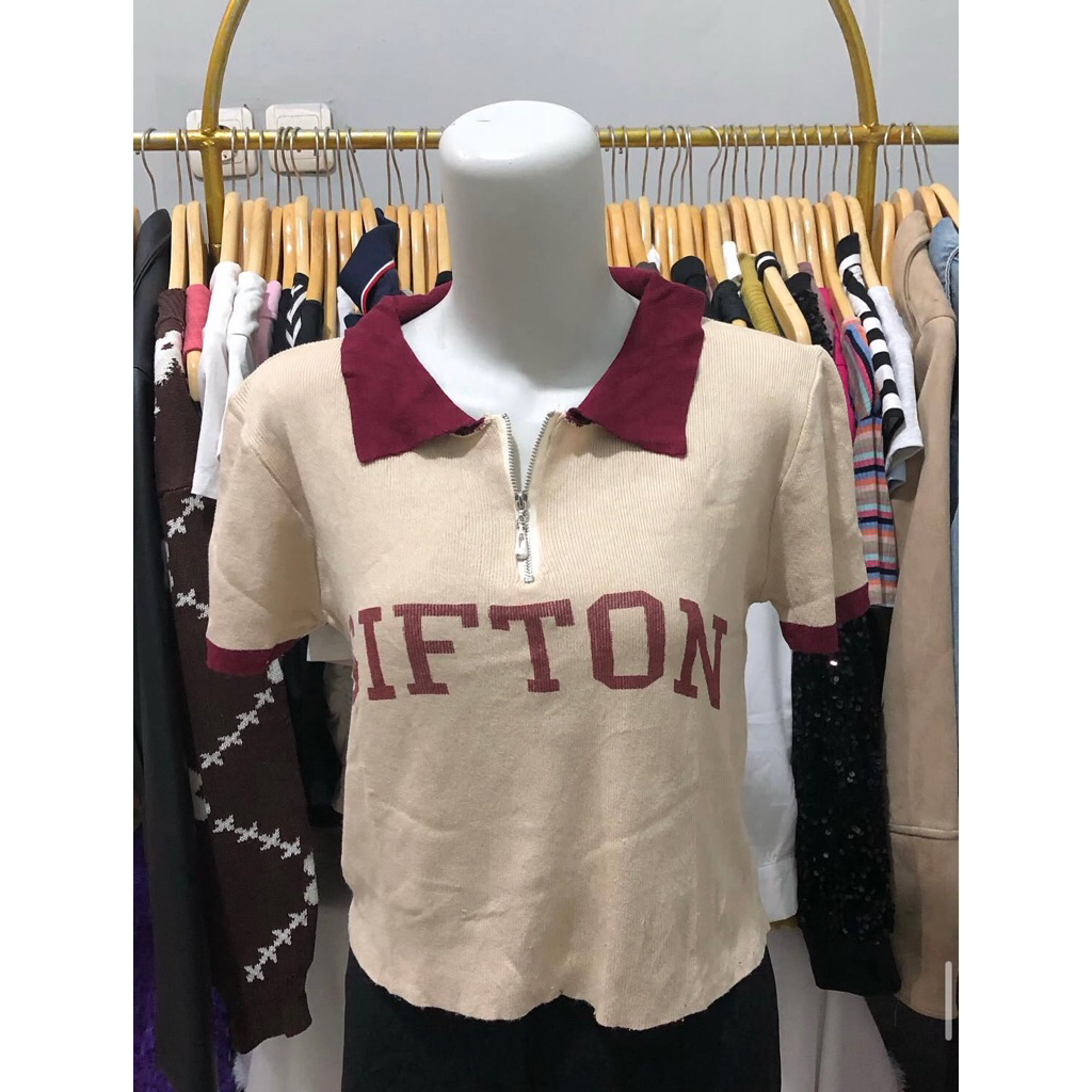 Atasan Leher berkerah