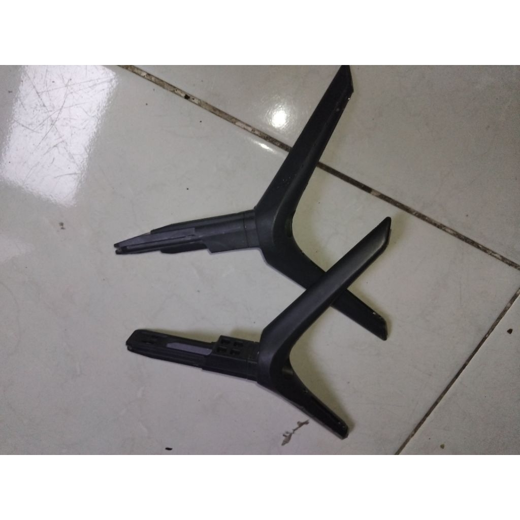 stand dudukan kak tv i samsung 43TU8000/ 43AU7000