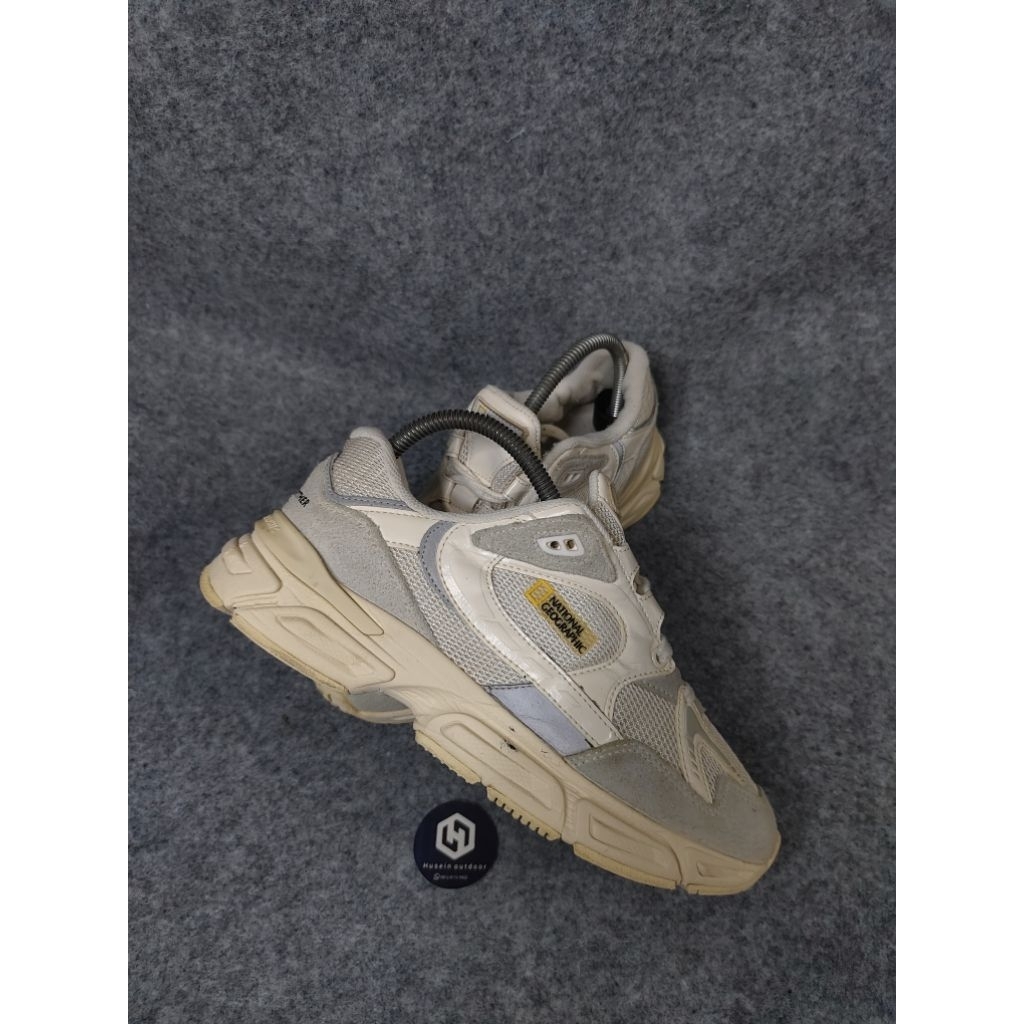 sepatu outdoor NatGeo