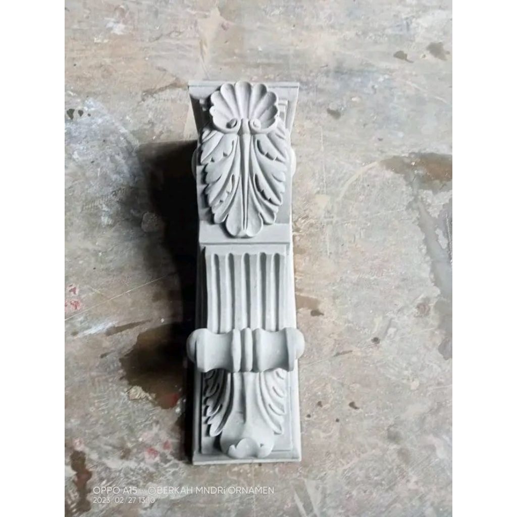 korbel beton jendela