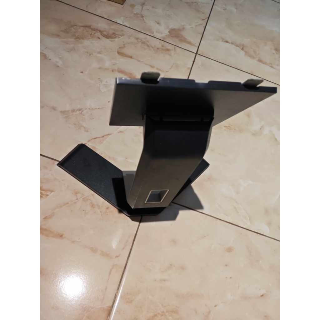 KAKI MONITOR UNIVERSAL VESA 100X100mm 17-24 inch