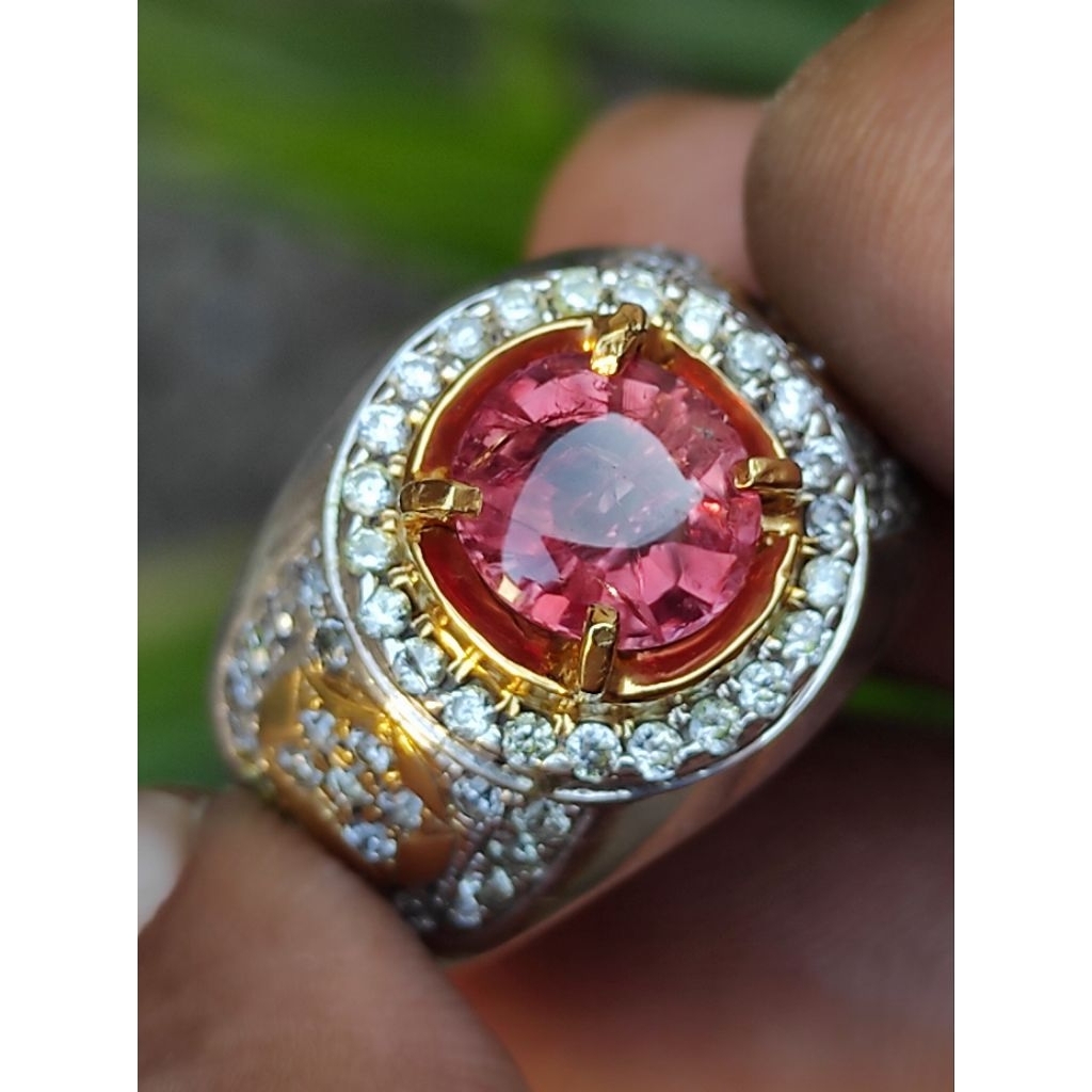 HOT ITEM NATURAL  PAPARACHA SPINEL 2.40 CT RARE COLOR – KILAU YANG TAK TERGANTIKAN MEMO GRI