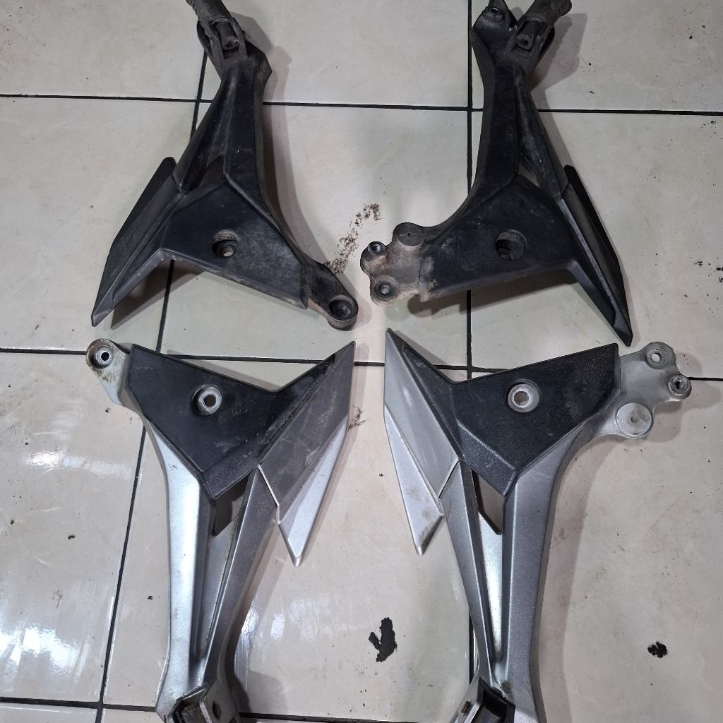 Step Postep Footstep Boostep Pijakan Kaki Belakang Double Disc ( DD / Cakram ) Supra X 125 Fi Injeks