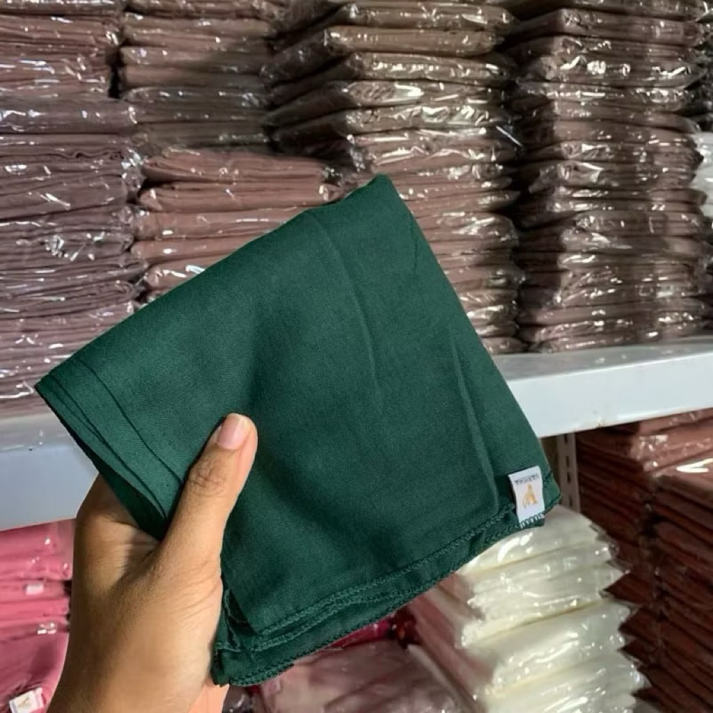 Hijab segi empat paris jadul hijau botol || Segiempat hijau botol || Paris jadul warna hijau botol |