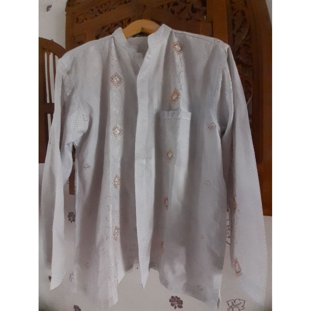 Baju Koko Pria Preloved Second Branded ' BENHiL collection ' ( LD 110  P 70 )