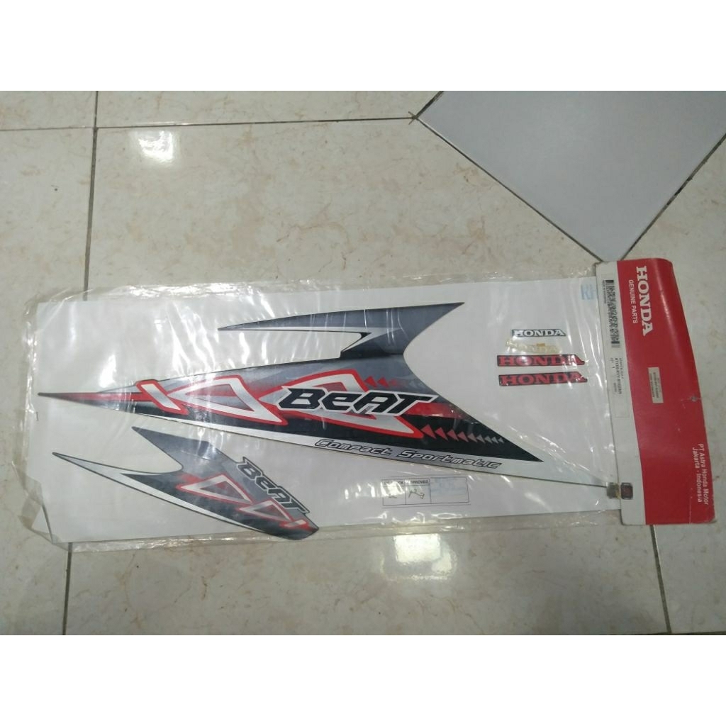 Striping kanan depan Hitam Beat karbu original AHM