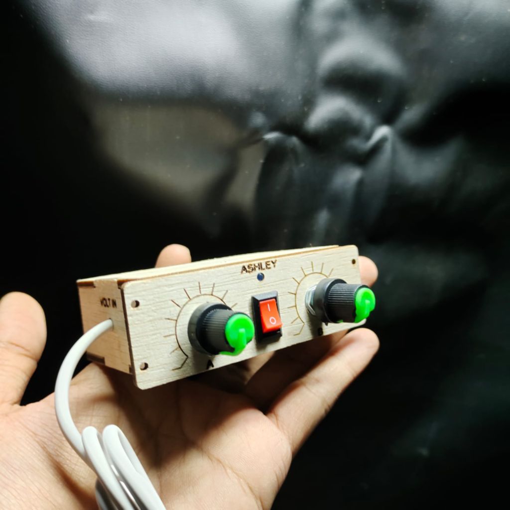 power amplifier 5 volt miniatur Ashley+kabel aux