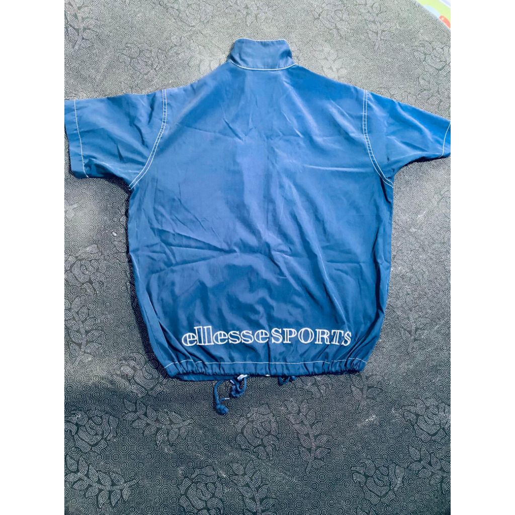 elesse lengan pendek