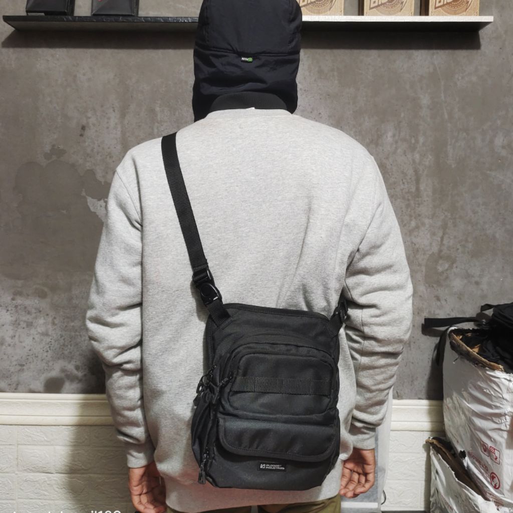 TAS SELEMPANG WAISTBAG BLOODS ROUGE BLACK ORIGINAL NEW