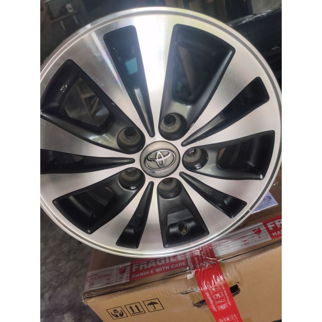 Velg  Innova Barong two tone R15