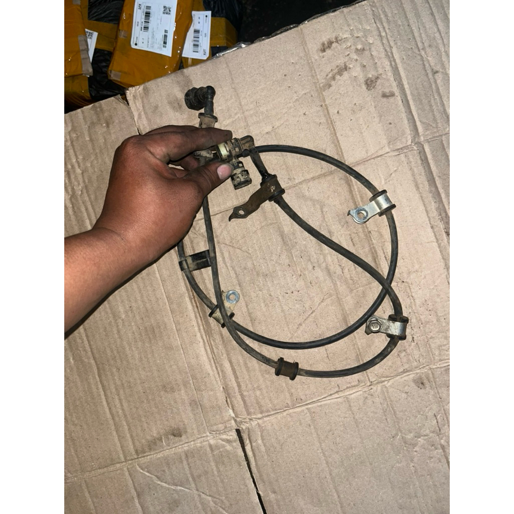 kabel bensin selang bensin vario 125 /2013/2014 ori copotan motor