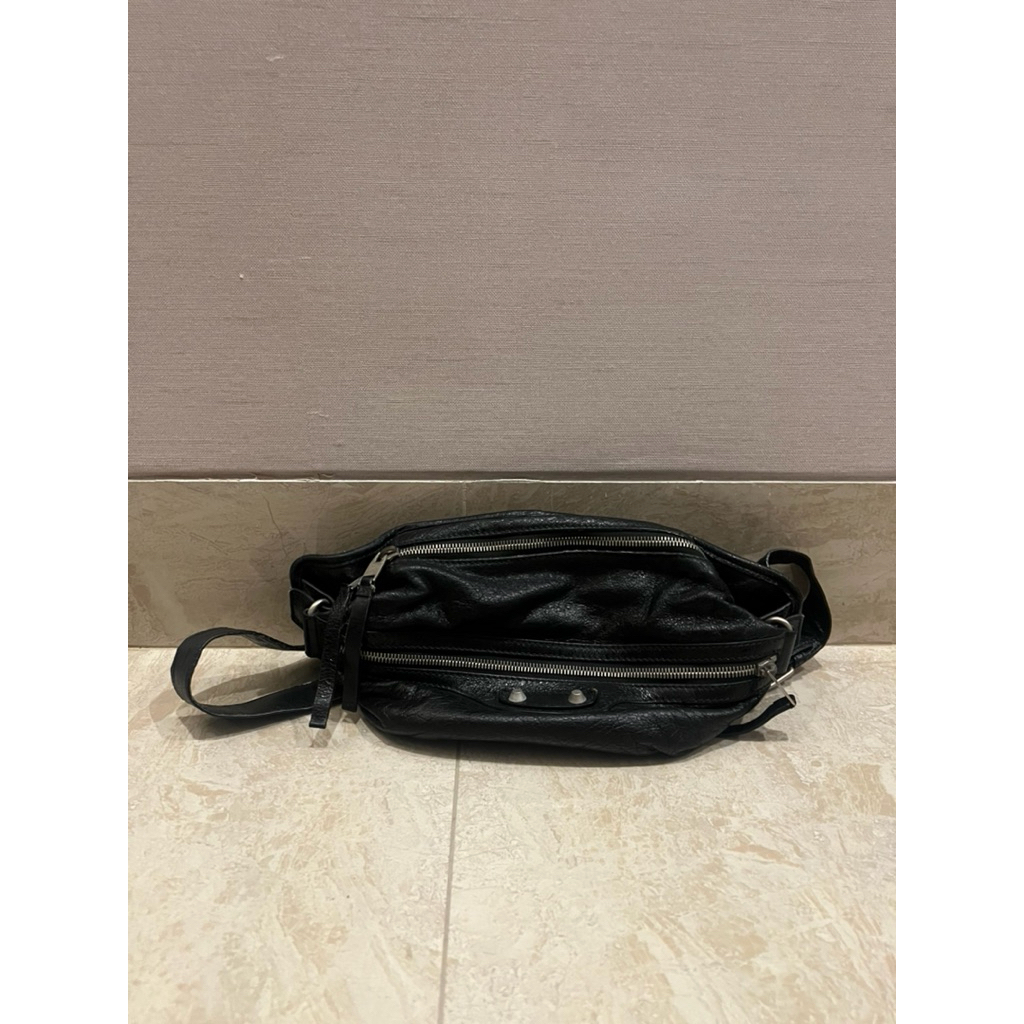 Balenciaga Classic Neo Lift Hip Bag Black Original