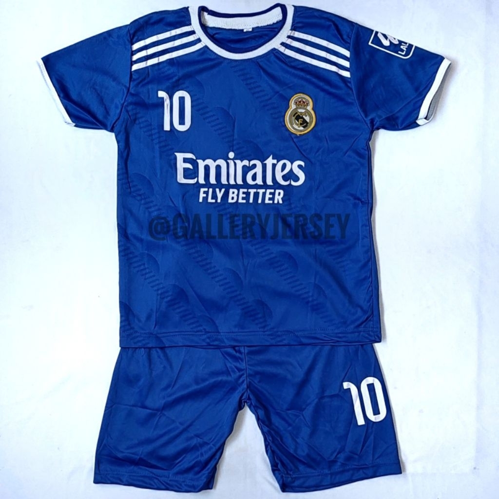 SETELAN JERSEY REAL MADRID ANAK ANAK MBAPPE BIRU SETELAN REAL MADRID ANAK ANAK SETELAN JERSEY BOLA M