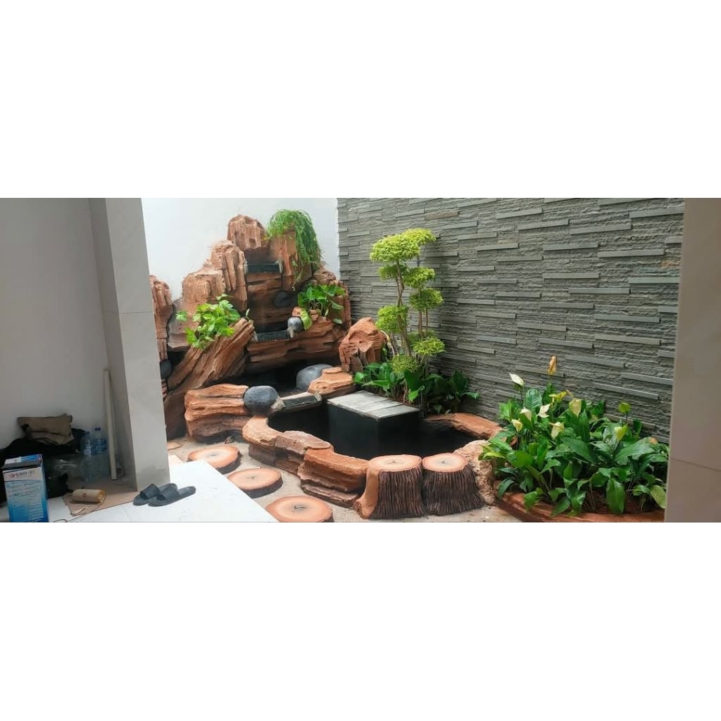 Taman tebing kolam koi minimalis