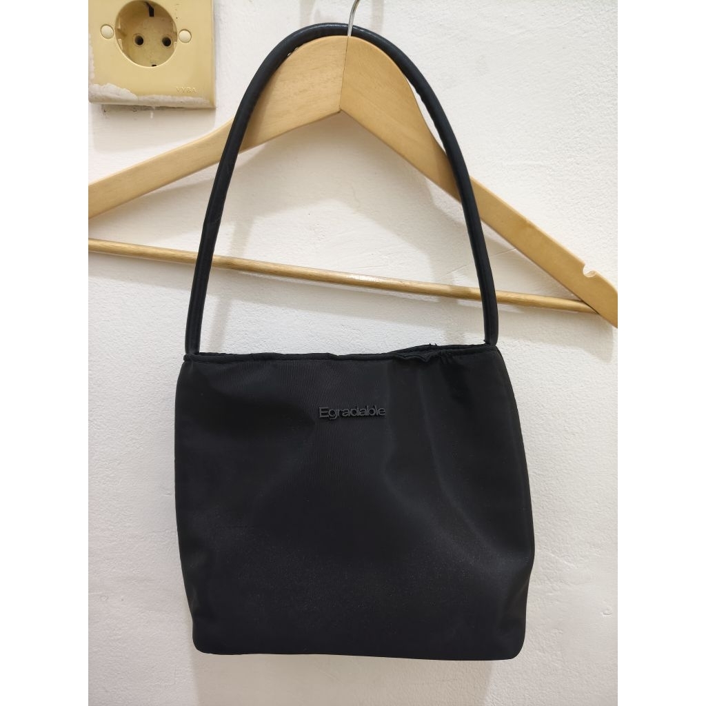 Tote bag kecil tas selempang hitam brand egradable