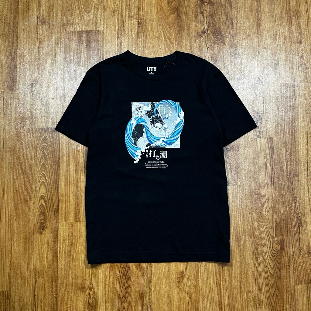 KAOS UNIQLO X DEMON SLAYER