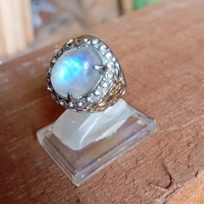 batu akik widuri bulan