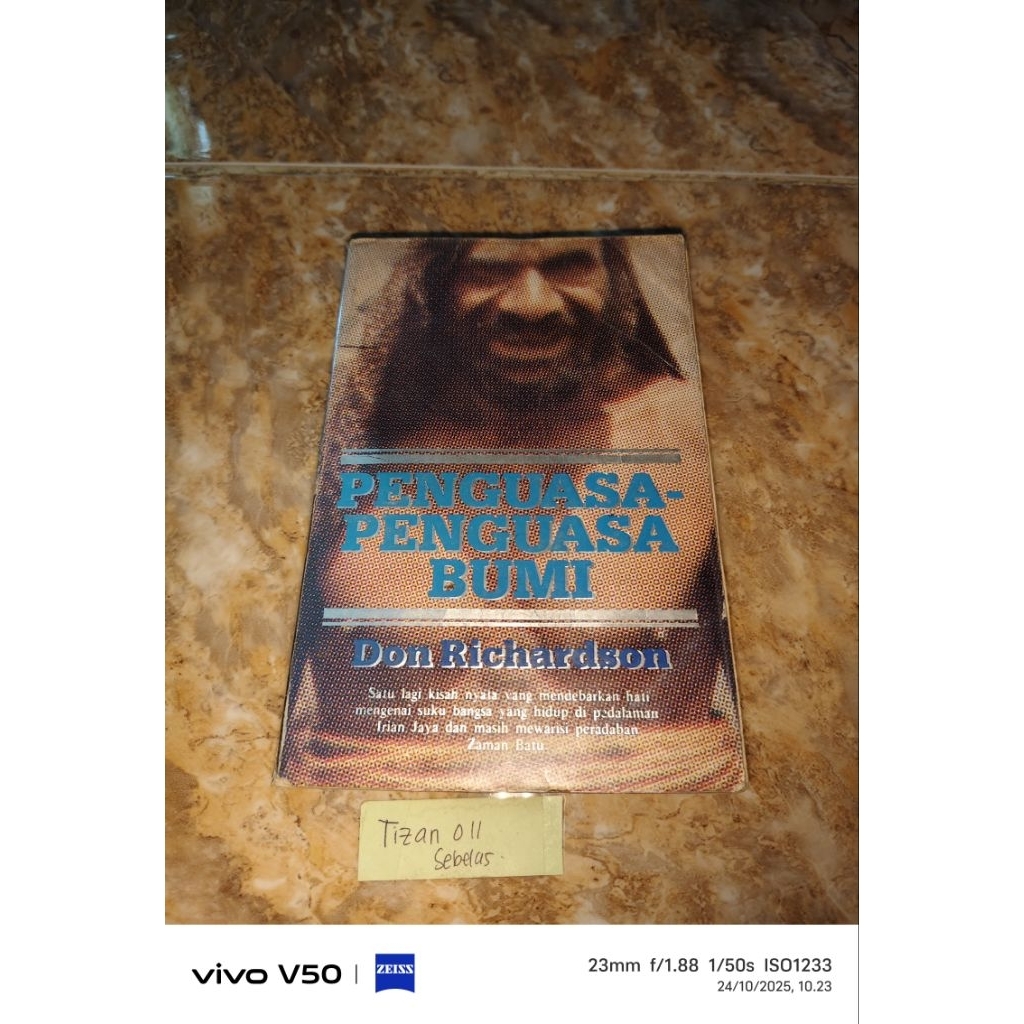 Buku Penguasa penguasa bumi by Richardson