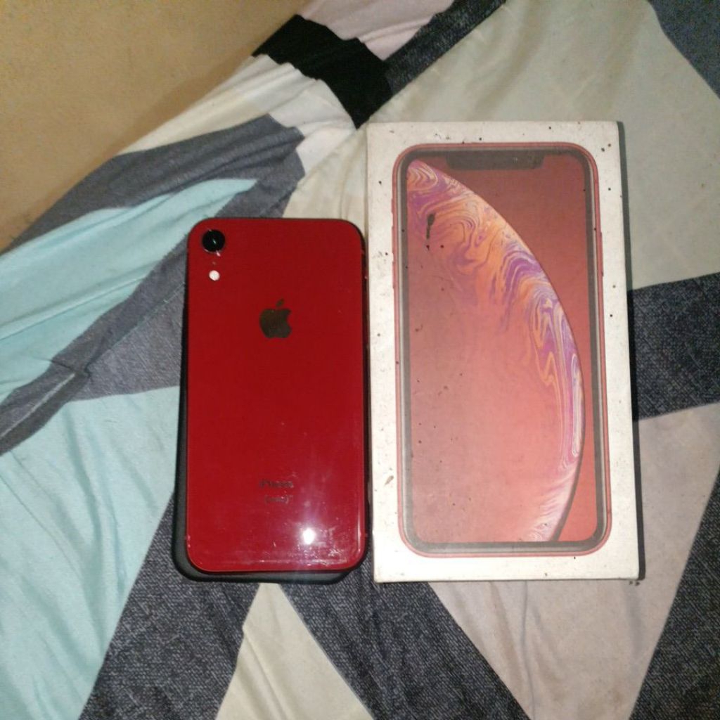 IPHONE XR 64GB RED