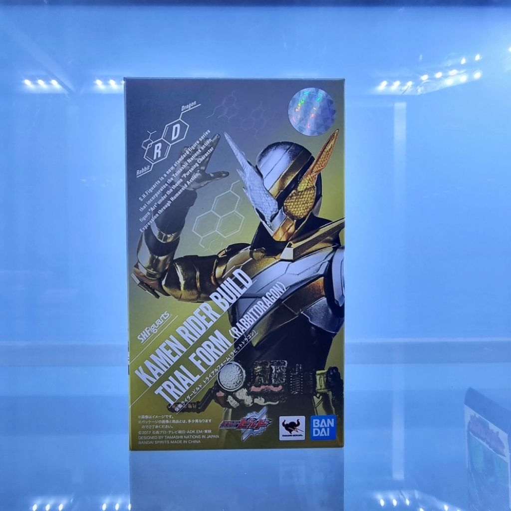 Bandai SHF Kamen Rider Build Rabbit Dragon