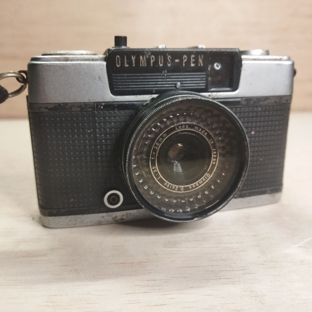 Vintage Camera Olympus Pen EE3 35mm