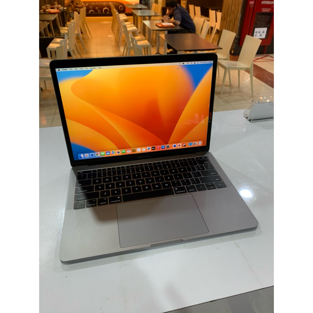 macbook pro 2017 16/256gb
