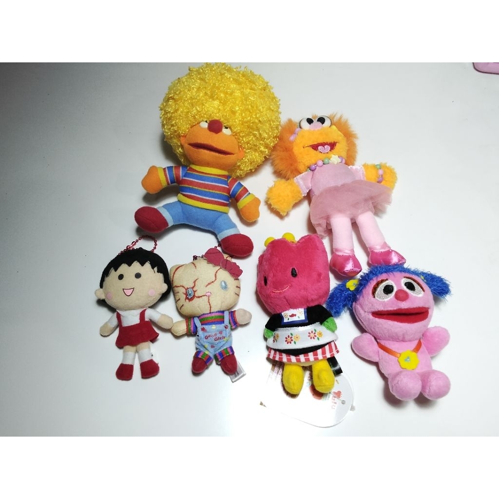 KEYCHAIN SESAME STREET ZOE, ERNIE, TEENA, HK CHUCKY, TULLY, CHIBI MARUKO CHAN