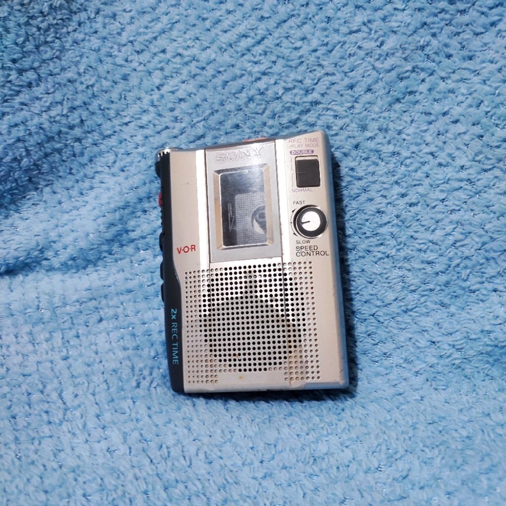 Pemutar Kaset Pita Walkman Sony TCM 200DV TCM200DV TCM 200 DV Built-in Speaker